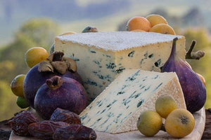 blue cheese with grapes